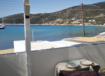 Μπαλκόνι με θέα στη θάλασσα