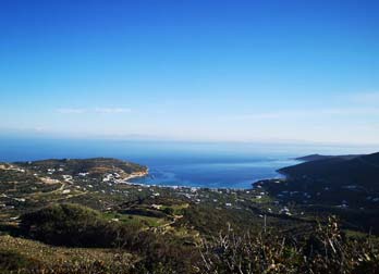 Ο κόλπος του Πλατύ Γιαλού στη Σίφνο